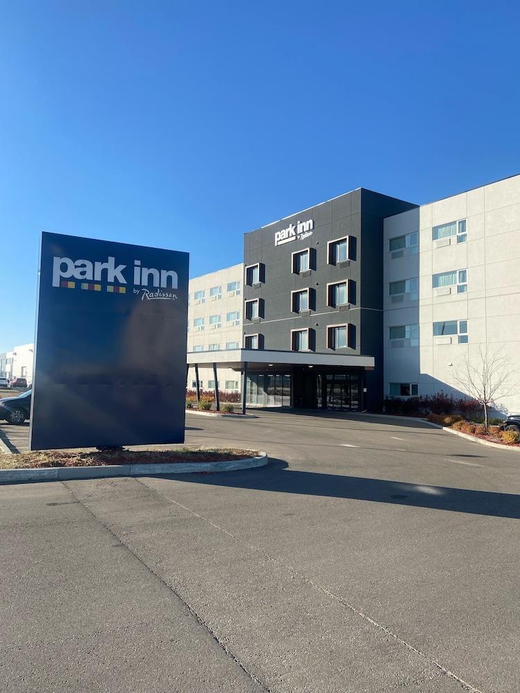 Park Inn By Radisson Edmonton Airport Leduc Exterior foto